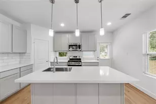 1220 E 33rd St, Houston, TX 77022 - Photo 8