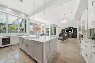 2615 Yupon St, Houston, TX 77006 - Photo 14
