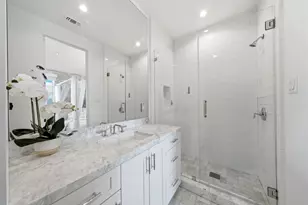 2615 Yupon St, Houston, TX 77006 - Photo 32
