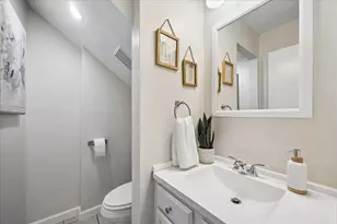 813 Lakeview Dr, Sugar Land, TX 77498 - Photo 14