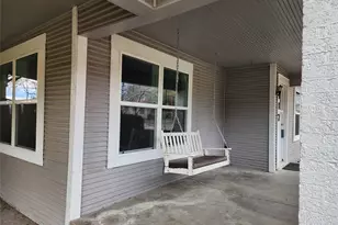 417 Victoria St, Navasota, TX 77868 - Photo 2