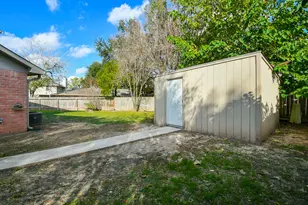 6803 La Violetta Dr, Houston, TX 77083 - Photo 6