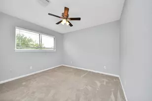 10654 Hazelhurst Dr, Houston, TX 77043 - Photo 30