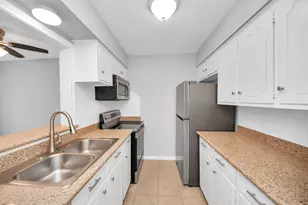 10654 Hazelhurst Dr, Houston, TX 77043 - Photo 12