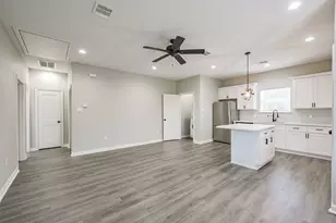 4405 Mallow St, Houston, TX 77051 - Photo 4