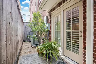 1903 Greenwich Pl Dr, Houston, TX 77019 - Photo 6