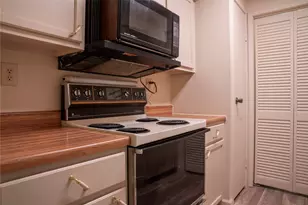 1862 Birch St, Texas City, TX 77591 - Photo 8