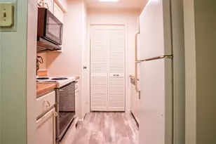 1862 Birch St, Texas City, TX 77591 - Photo 6