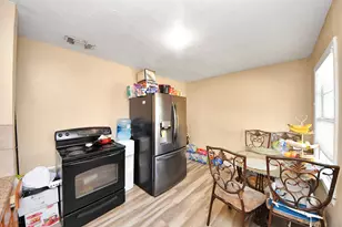 11025 Muscatine St, Houston, TX 77029 - Photo 10