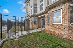 2020 McGowen St, Houston, TX 77004 - Photo 4