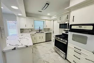 7131 Carvel Ln, Houston, TX 77074 - Photo 16
