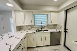 7131 Carvel Ln, Houston, TX 77074 - Photo 12