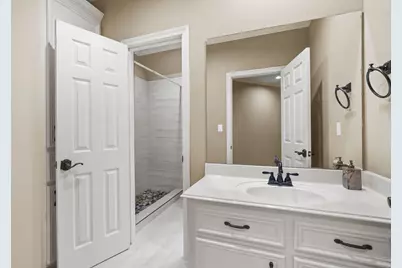 8214 Forest Gate Drive, Sugar Land, TX 77479 - Photo 32