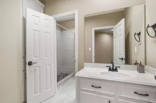 8214 Forest Gate Dr, Sugar Land, TX 77479 - Photo 32