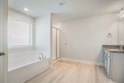 5307 W Bayou Maison Circle, Dickinson, TX 77539 - Photo 8