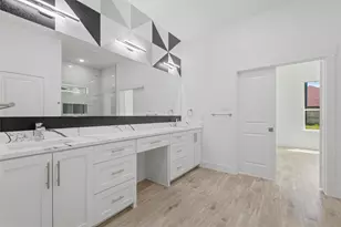 707 S Iowa St, La Porte, TX 77571 - Photo 10