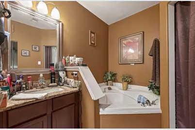 1019 Arnica Street, Baytown, TX 77521 - Photo 12