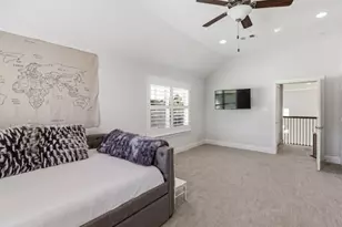 2302 Fall Run Dr, Houston, TX 77055 - Photo 32