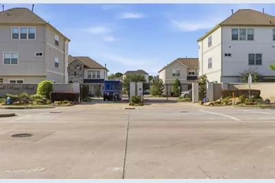 2302 Fall Run Drive, Houston, TX 77055 - Photo 6