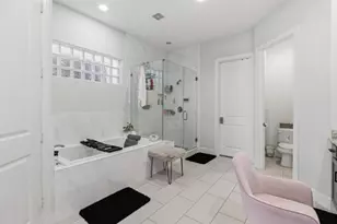 2302 Fall Run Dr, Houston, TX 77055 - Photo 30