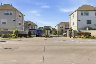 2302 Fall Run Dr, Houston, TX 77055 - Photo 6