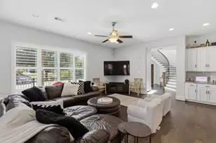 2302 Fall Run Dr, Houston, TX 77055 - Photo 22