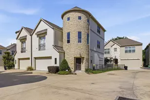 2302 Fall Run Dr, Houston, TX 77055 - Photo 2