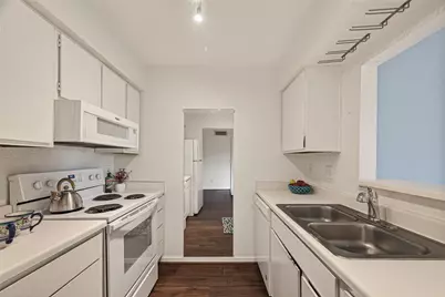 2333 Bering Drive #126, Houston, TX 77057 - Photo 4