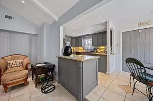 7905 Chain St, Houston, TX 77033 - Photo 10