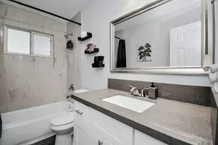 5410 Bataan Rd, Houston, TX 77033 - Photo 6