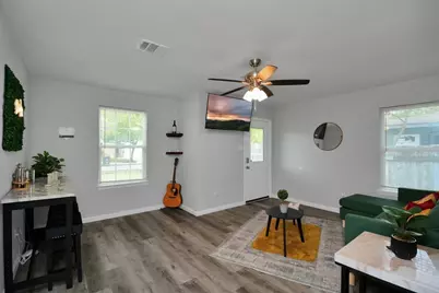 5410 Bataan Road, Houston, TX 77033 - Photo 4