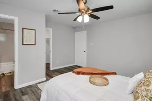 5410 Bataan Rd, Houston, TX 77033 - Photo 8
