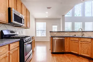 2918 Five Oaks Dr, Missouri City, TX 77459 - Photo 10