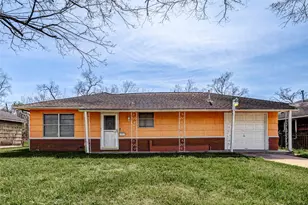 5934 Longmeadow St, Houston, TX 77033 - Photo 2