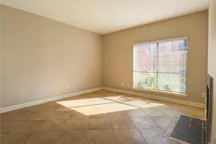 2025 Augusta Dr, Houston, TX 77057 - Photo 2