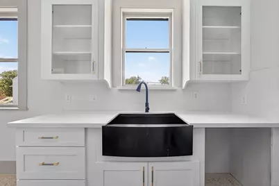 3616 Avenue L, Galveston, TX 77550 - Photo 10