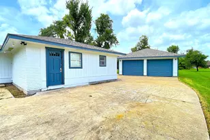 316 Rabbit Trail, Lake Jackson, TX 77566 - Photo 4