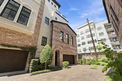 1306 Castle Court, Houston, TX 77006 - Photo 2