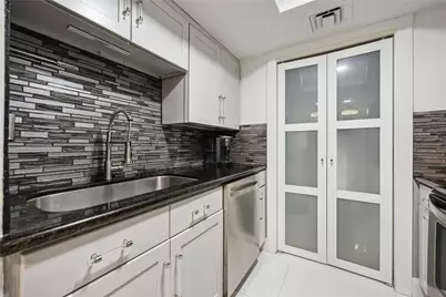 3525 Sage Road #1713, Houston, TX 77056 - Photo 20