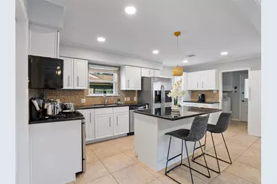 9403 Timberside Drive, Houston, TX 77025 - Photo 8