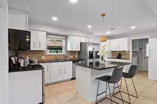 9403 Timberside Dr, Houston, TX 77025 - Photo 8