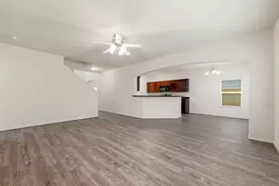 950 Oak Glen Dr, Willis, TX 77378 - Photo 10