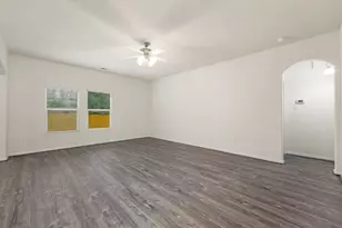 950 Oak Glen Dr, Willis, TX 77378 - Photo 8