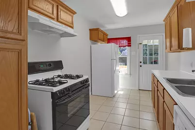 702 Parkway Street, Baytown, TX 77520 - Photo 2