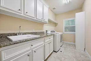 2601 Talbott, West University Place, TX 77005 - Photo 32