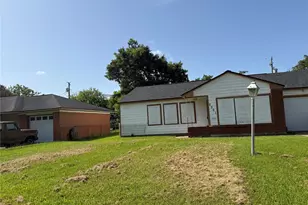 7301 Hummingbird Ln, Texas City, TX 77591 - Photo 1