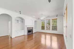 2404 S Venice Dr, Pearland, TX 77581 - Photo 6