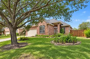 2404 S Venice Dr, Pearland, TX 77581 - Photo 2