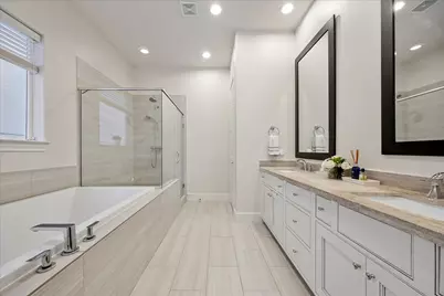 10950 Wrenwood Green, Houston, TX 77043 - Photo 14