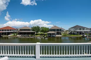 1140 Waterways Dr, Crystal Beach, TX 77650 - Photo 6